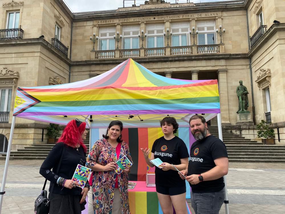 📌’Las Fiestas de Salinillas de Buradón y de la Vendimia en Moreda acogerán una campaña contra la LGTBI+fobia»