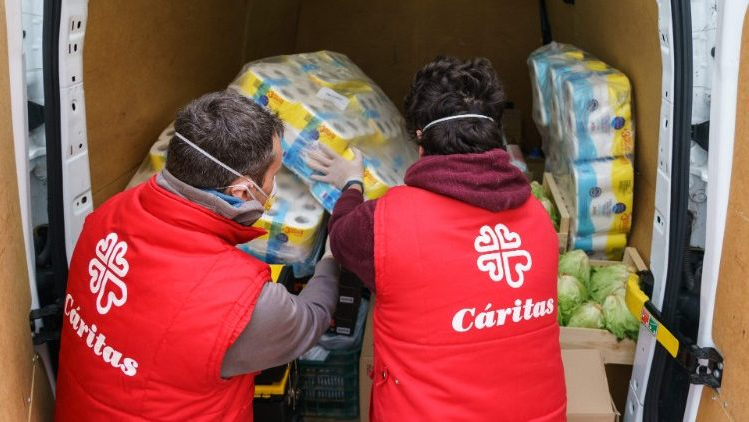📌’Euskadi gana en inclusión, pero 259.000 personas siguen en la cuerda floja: alquilar multiplica por seis el riesgo de pobreza’